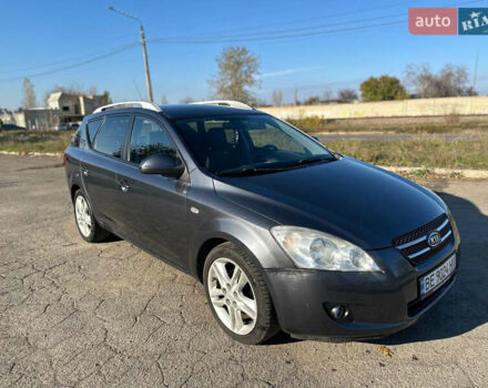 Серый Киа Сид, объемом двигателя 1.6 л и пробегом 308 тыс. км за 6100 $, фото 3 на Automoto.ua