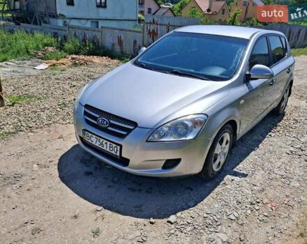 Серый Киа Сид, объемом двигателя 1.6 л и пробегом 141 тыс. км за 5100 $, фото 7 на Automoto.ua