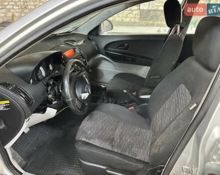 Сірий Кіа Сід, об'ємом двигуна 1.59 л та пробігом 280 тис. км за 1600 $, фото 9 на Automoto.ua