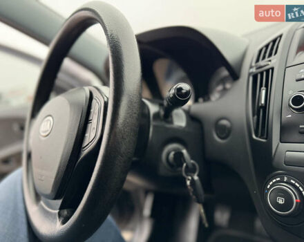 Серый Киа Сид, объемом двигателя 1.6 л и пробегом 216 тыс. км за 7300 $, фото 59 на Automoto.ua