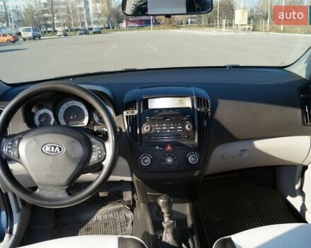 Киа Сид 2008 в Запорожье на Automoto.ua Серый Киа Сид, объемом двигателя 1.6 л и пробегом 230 тыс. км за 5300 $, фото 4 на Automoto.ua