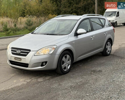 Серый Киа Сид, объемом двигателя 1.6 л и пробегом 197 тыс. км за 6700 $, фото 3 на Automoto.ua