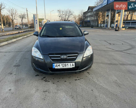 Серый Киа Сид, объемом двигателя 1.58 л и пробегом 250 тыс. км за 5800 $, фото 1 на Automoto.ua