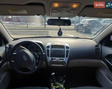 Серый Киа Сид, объемом двигателя 2 л и пробегом 358 тыс. км за 4800 $, фото 9 на Automoto.ua