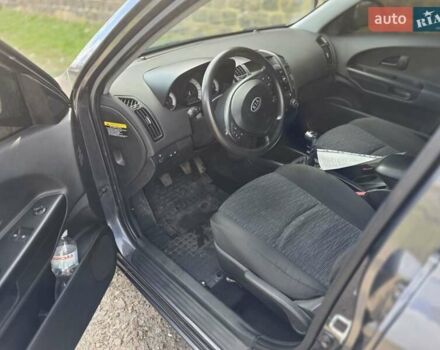 Серый Киа Сид, объемом двигателя 1.58 л и пробегом 246 тыс. км за 5300 $, фото 18 на Automoto.ua