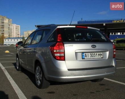 Серый Киа Сид, объемом двигателя 1.59 л и пробегом 275 тыс. км за 5200 $, фото 5 на Automoto.ua