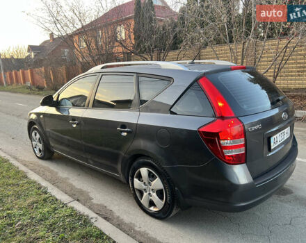 Серый Киа Сид, объемом двигателя 1.59 л и пробегом 249 тыс. км за 6250 $, фото 4 на Automoto.ua