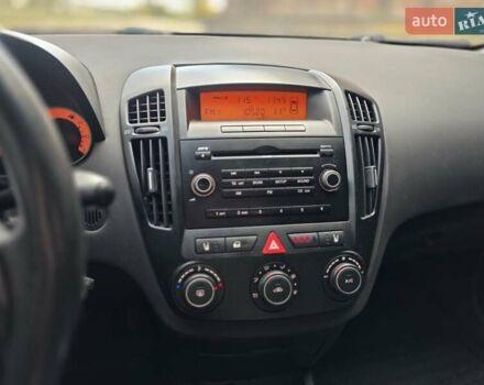 Серый Киа Сид, объемом двигателя 1.58 л и пробегом 246 тыс. км за 5300 $, фото 21 на Automoto.ua