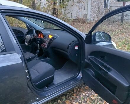 Серый Киа Сид, объемом двигателя 1.6 л и пробегом 345 тыс. км за 5500 $, фото 8 на Automoto.ua