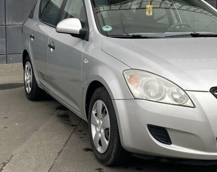 Серый Киа Сид, объемом двигателя 1.4 л и пробегом 227 тыс. км за 5300 $, фото 7 на Automoto.ua