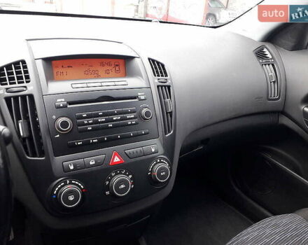 Серый Киа Сид, объемом двигателя 1.6 л и пробегом 286 тыс. км за 5300 $, фото 5 на Automoto.ua