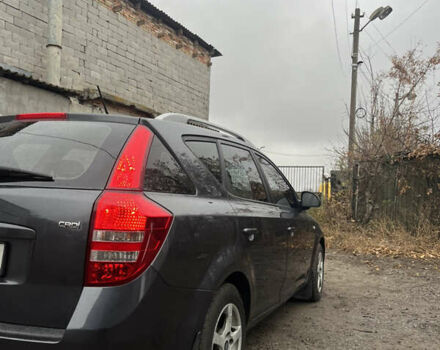 Серый Киа Сид, объемом двигателя 1.6 л и пробегом 264 тыс. км за 5800 $, фото 5 на Automoto.ua