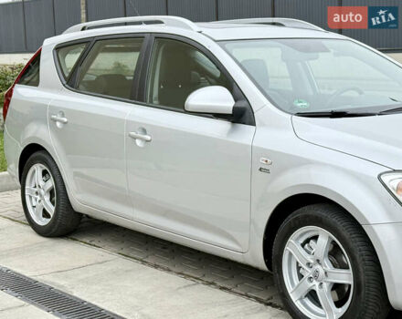 Серый Киа Сид, объемом двигателя 1.6 л и пробегом 223 тыс. км за 6000 $, фото 6 на Automoto.ua