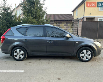 Серый Киа Сид, объемом двигателя 1.59 л и пробегом 249 тыс. км за 6250 $, фото 8 на Automoto.ua