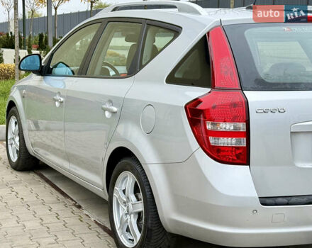 Серый Киа Сид, объемом двигателя 1.6 л и пробегом 223 тыс. км за 6000 $, фото 7 на Automoto.ua