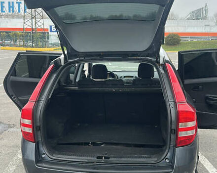 Серый Киа Сид, объемом двигателя 1.4 л и пробегом 258 тыс. км за 4599 $, фото 14 на Automoto.ua