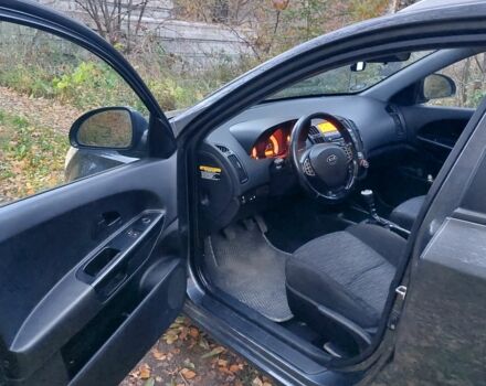 Серый Киа Сид, объемом двигателя 1.6 л и пробегом 345 тыс. км за 5500 $, фото 6 на Automoto.ua