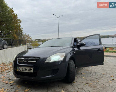 Серый Киа Сид, объемом двигателя 1.4 л и пробегом 800 тыс. км за 5499 $, фото 4 на Automoto.ua