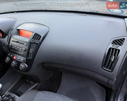 Сірий Кіа Сід, об'ємом двигуна 1.58 л та пробігом 346 тис. км за 5200 $, фото 48 на Automoto.ua