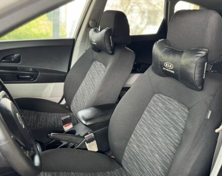 Серый Киа Сид, объемом двигателя 1.6 л и пробегом 186 тыс. км за 5599 $, фото 18 на Automoto.ua