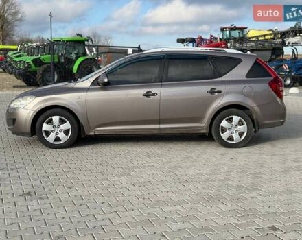 Серый Киа Сид, объемом двигателя 1.6 л и пробегом 247 тыс. км за 5999 $, фото 2 на Automoto.ua