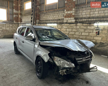 Сірий Кіа Сід, об'ємом двигуна 1.59 л та пробігом 280 тис. км за 1599 $, фото 20 на Automoto.ua