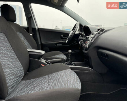 Серый Киа Сид, объемом двигателя 1.6 л и пробегом 216 тыс. км за 7300 $, фото 73 на Automoto.ua