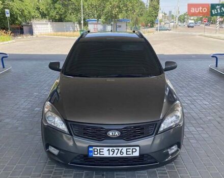 Серый Киа Сид, объемом двигателя 1.58 л и пробегом 331 тыс. км за 5999 $, фото 4 на Automoto.ua