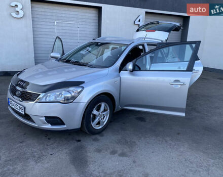 Серый Киа Сид, объемом двигателя 1.59 л и пробегом 207 тыс. км за 6499 $, фото 10 на Automoto.ua