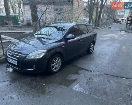 Серый Киа Сид, объемом двигателя 1.58 л и пробегом 999 тыс. км за 6500 $, фото 5 на Automoto.ua