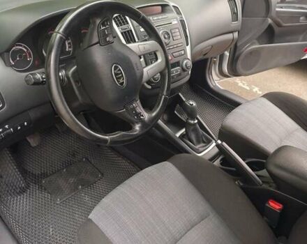 Сірий Кіа Сід, об'ємом двигуна 1.58 л та пробігом 240 тис. км за 6850 $, фото 14 на Automoto.ua