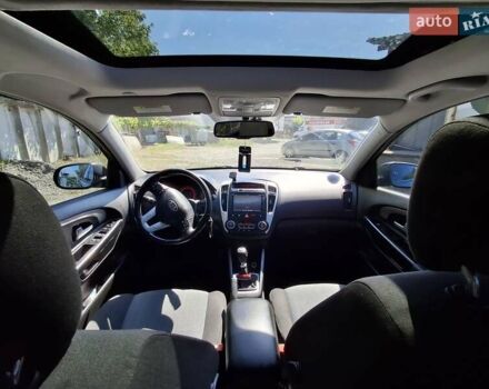 Серый Киа Сид, объемом двигателя 1.59 л и пробегом 235 тыс. км за 8250 $, фото 3 на Automoto.ua