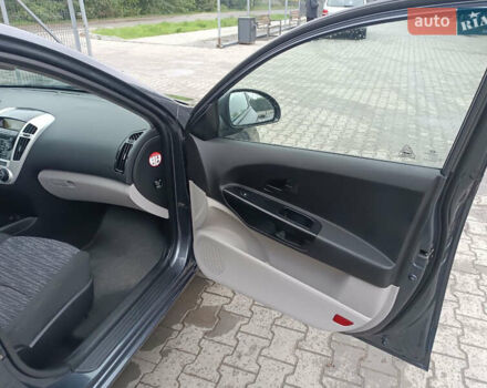 Серый Киа Сид, объемом двигателя 1.4 л и пробегом 161 тыс. км за 6299 $, фото 94 на Automoto.ua
