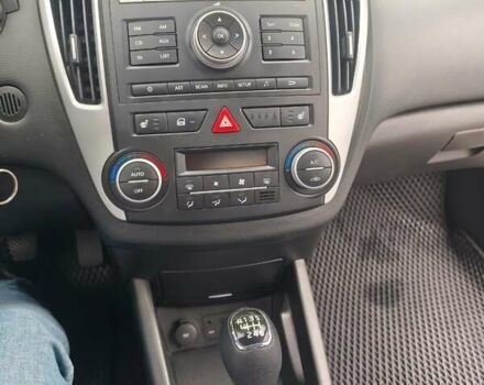 Сірий Кіа Сід, об'ємом двигуна 1.58 л та пробігом 240 тис. км за 6850 $, фото 16 на Automoto.ua