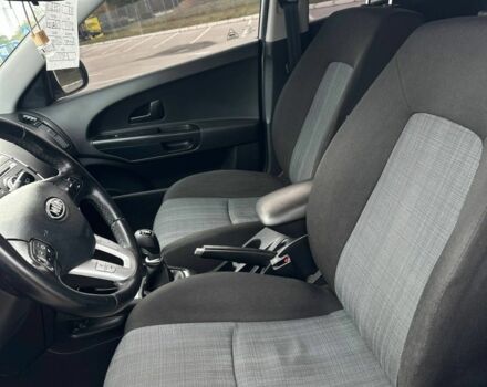 Серый Киа Сид, объемом двигателя 0 л и пробегом 286 тыс. км за 6400 $, фото 6 на Automoto.ua