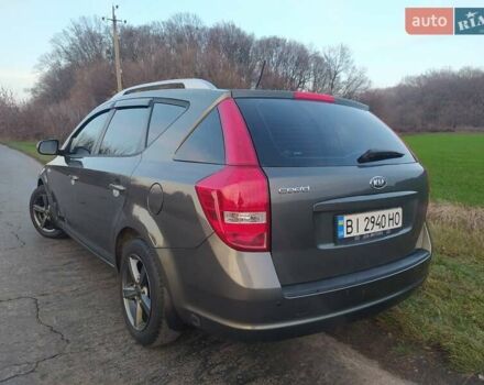 Серый Киа Сид, объемом двигателя 1.4 л и пробегом 227 тыс. км за 5800 $, фото 4 на Automoto.ua