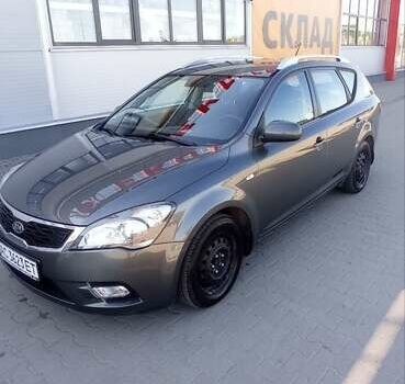 Серый Киа Сид, объемом двигателя 1.4 л и пробегом 210 тыс. км за 6300 $, фото 21 на Automoto.ua