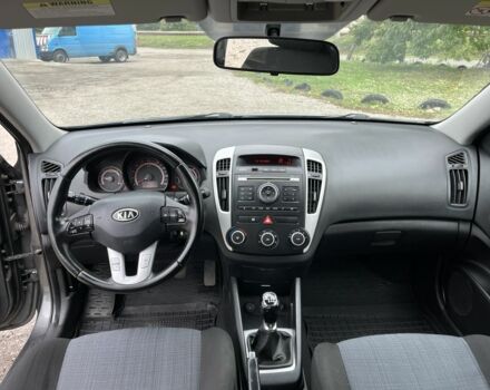 Сірий Кіа Сід, об'ємом двигуна 1.6 л та пробігом 284 тис. км за 5850 $, фото 21 на Automoto.ua