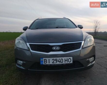 Серый Киа Сид, объемом двигателя 1.4 л и пробегом 227 тыс. км за 5800 $, фото 5 на Automoto.ua