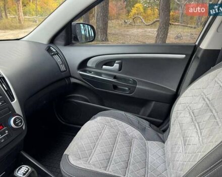 Серый Киа Сид, объемом двигателя 1.6 л и пробегом 313 тыс. км за 6500 $, фото 14 на Automoto.ua