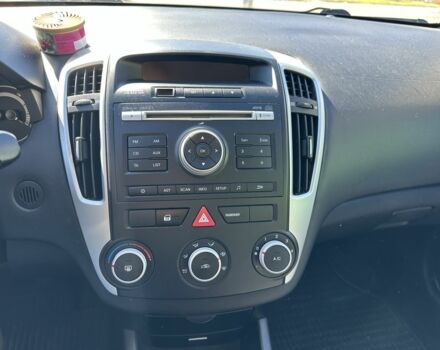 Серый Киа Сид, объемом двигателя 1.4 л и пробегом 205 тыс. км за 5800 $, фото 10 на Automoto.ua