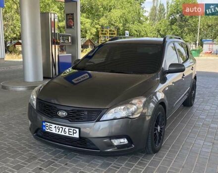 Серый Киа Сид, объемом двигателя 1.58 л и пробегом 331 тыс. км за 5999 $, фото 2 на Automoto.ua