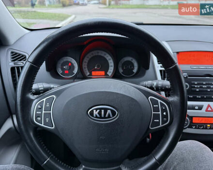 Серый Киа Сид, объемом двигателя 1.4 л и пробегом 143 тыс. км за 6500 $, фото 25 на Automoto.ua