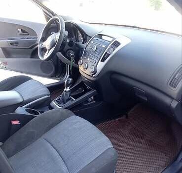 Серый Киа Сид, объемом двигателя 1.4 л и пробегом 210 тыс. км за 6300 $, фото 14 на Automoto.ua