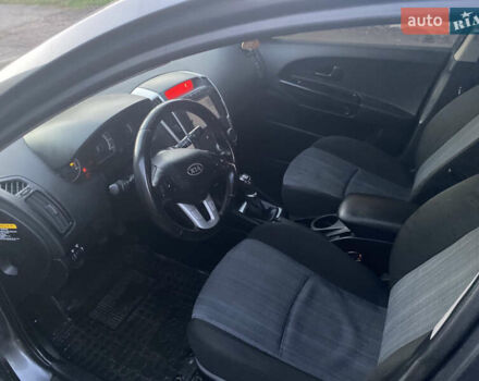 Серый Киа Сид, объемом двигателя 1.6 л и пробегом 259 тыс. км за 5700 $, фото 15 на Automoto.ua