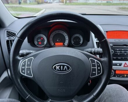 Серый Киа Сид, объемом двигателя 1.4 л и пробегом 143 тыс. км за 6500 $, фото 12 на Automoto.ua