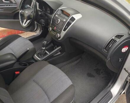 Сірий Кіа Сід, об'ємом двигуна 1.58 л та пробігом 240 тис. км за 6850 $, фото 20 на Automoto.ua