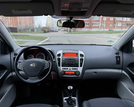 Серый Киа Сид, объемом двигателя 1.4 л и пробегом 143 тыс. км за 6500 $, фото 8 на Automoto.ua