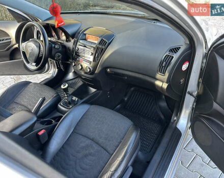 Киа Сид 2009 в Полтаве на Automoto.ua Серый Киа Сид, объемом двигателя 1.99 л и пробегом 187 тыс. км за 5300 $, фото 14 на Automoto.ua