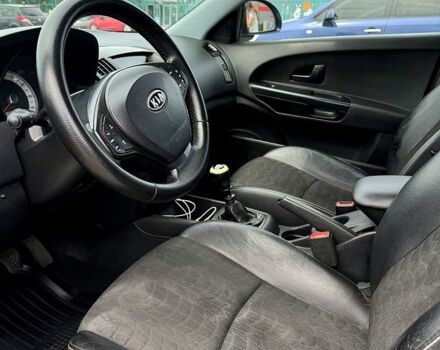 Серый Киа Сид, объемом двигателя 2 л и пробегом 181 тыс. км за 6300 $, фото 2 на Automoto.ua